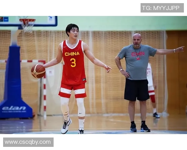 姚明坚持留队不转会的背后故事与职业生涯的深远影响